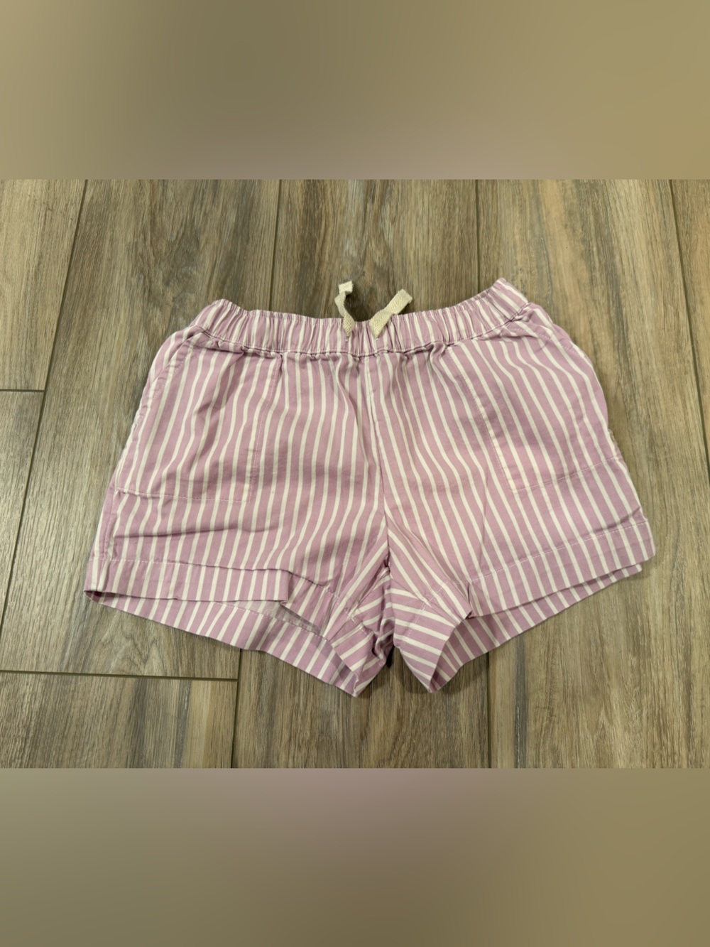 Vineyard Vines Lavender and White Striped Shorts